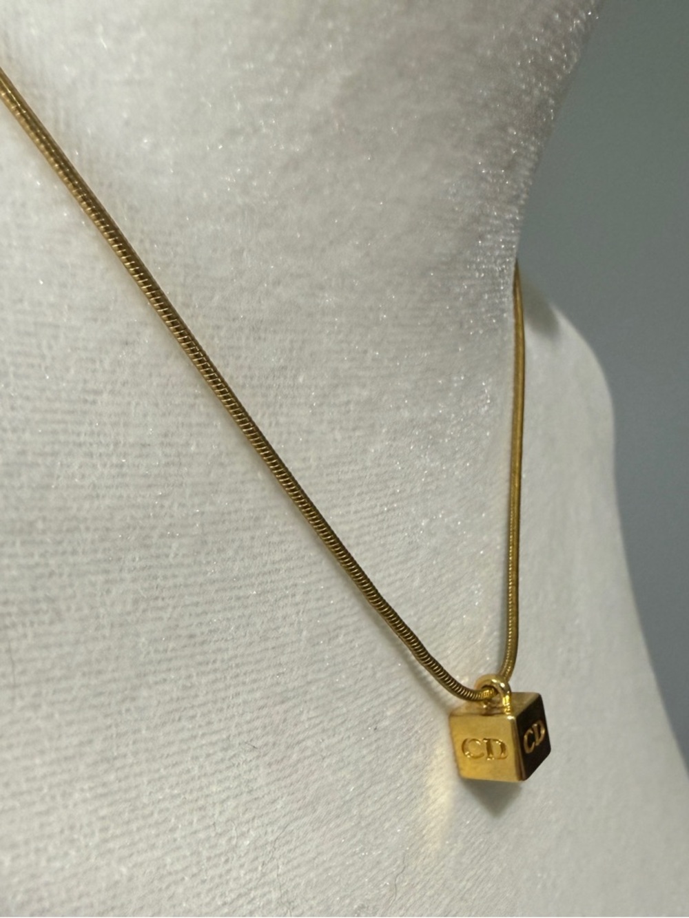 Vintage Christian Dior Cube Pendant with CD Logo, Gold Plated Necklace - Picture 6 of 7